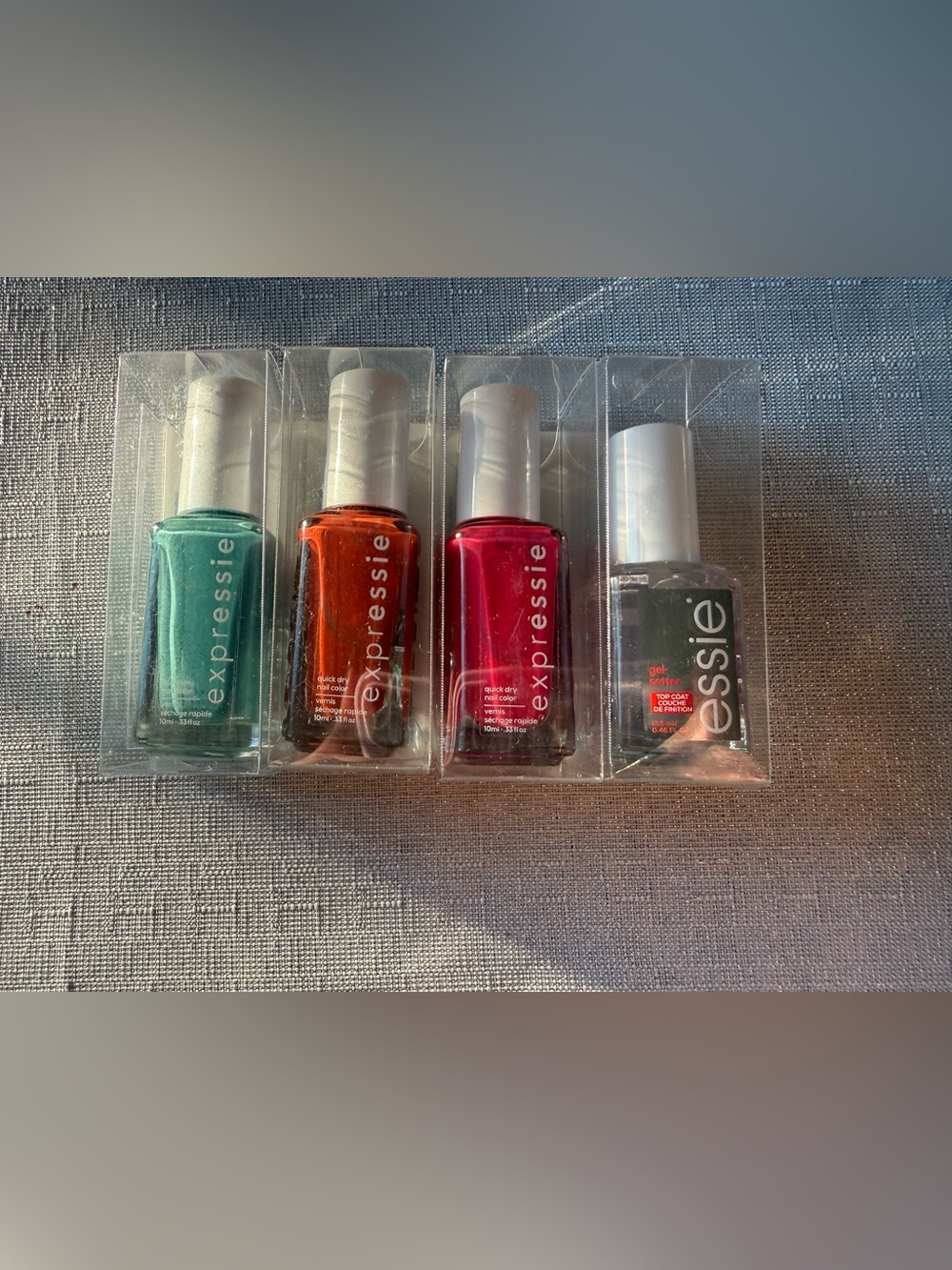 Essie Expressie Quick Dry Polish 4-Piece Set with Gel Setter Top Coat New